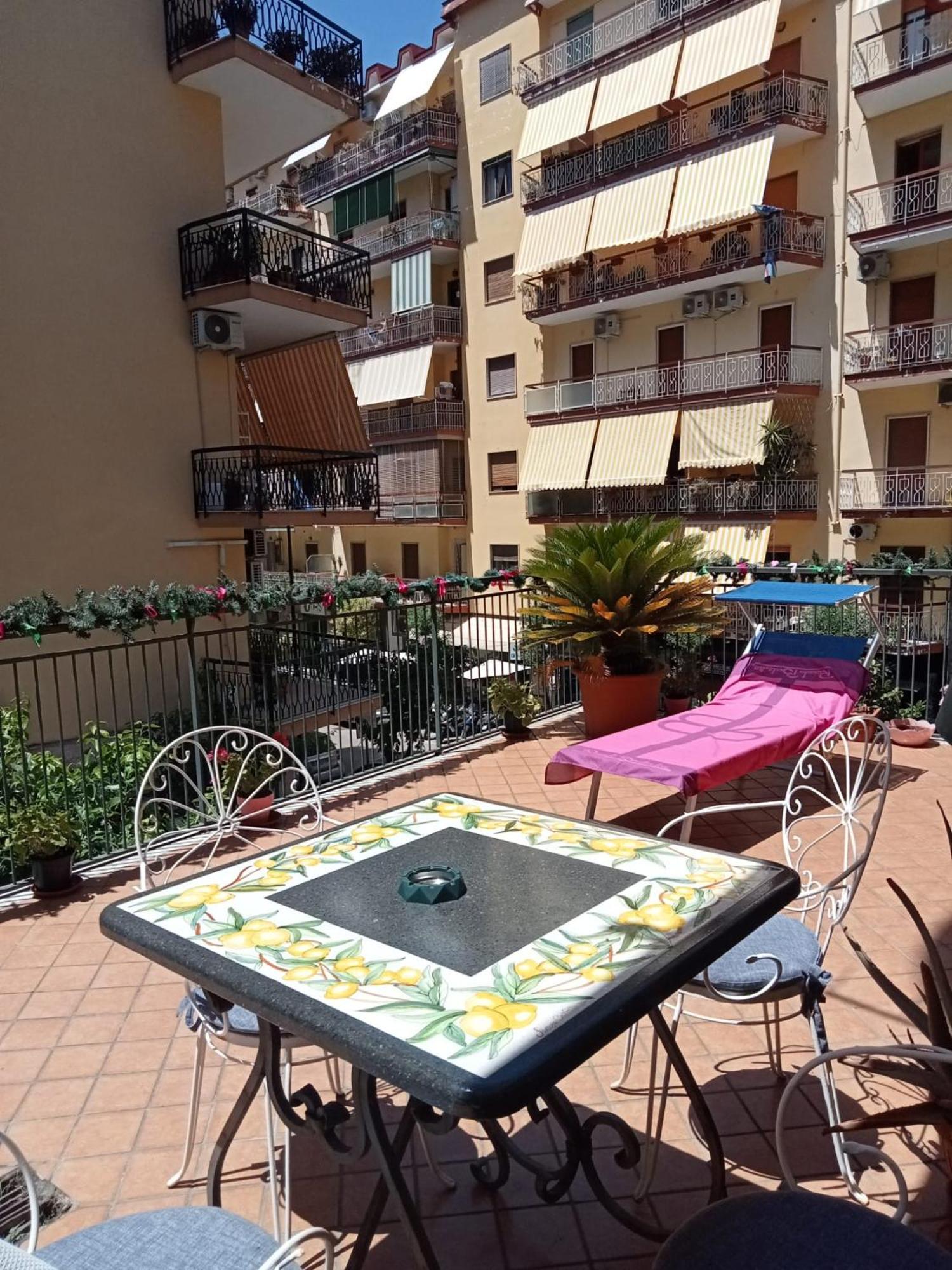 La Terrazza Di Monica & Teresa Bed & Breakfast Portici Eksteriør bilde